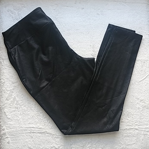 Pants - Leather Look leggings